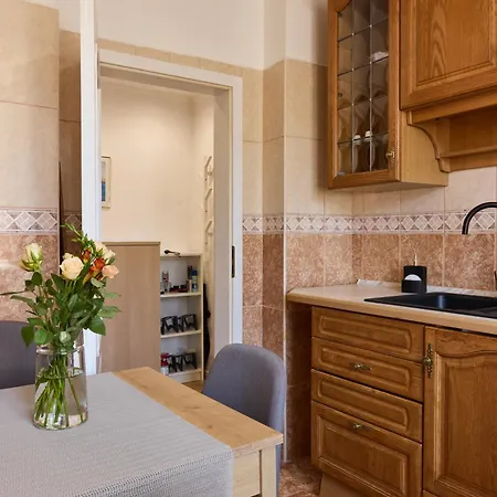 20 Centre Apartment